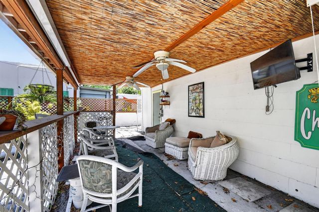 6901 Garden Avenue, West Palm Beach, FL 33405