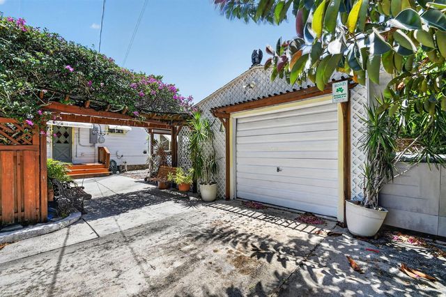 6901 Garden Avenue, West Palm Beach, FL 33405