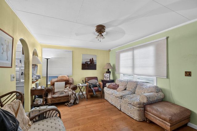 6901 Garden Avenue, West Palm Beach, FL 33405