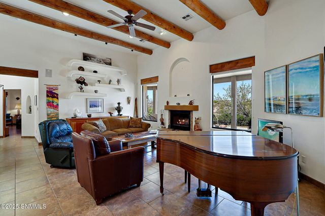 5635 Charles Russell Road, Las Cruces, NM 88011