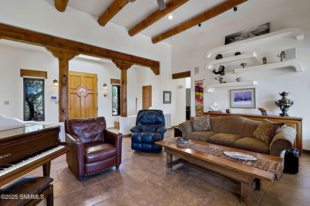5635 Charles Russell Road, Las Cruces, NM 88011
