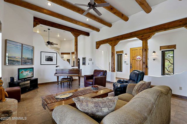 5635 Charles Russell Road, Las Cruces, NM 88011