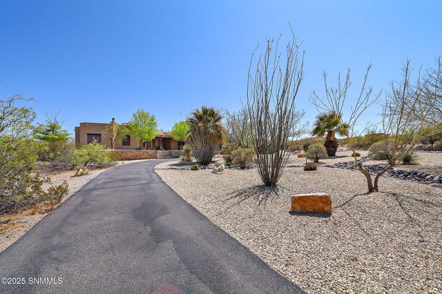 5635 Charles Russell Road, Las Cruces, NM 88011