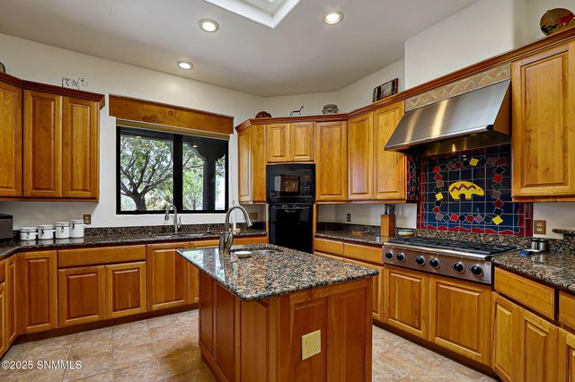 5635 Charles Russell Road, Las Cruces, NM 88011