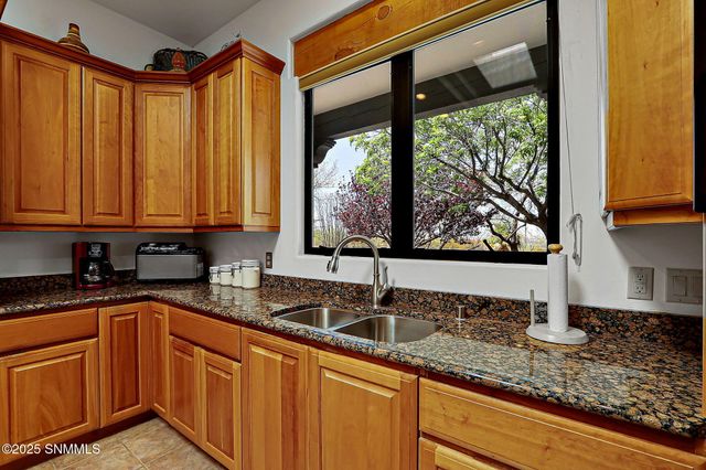 5635 Charles Russell Road, Las Cruces, NM 88011