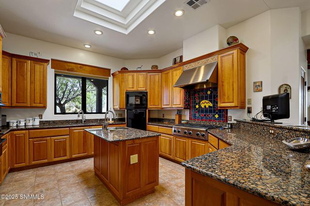 5635 Charles Russell Road, Las Cruces, NM 88011