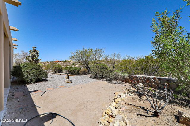 5635 Charles Russell Road, Las Cruces, NM 88011