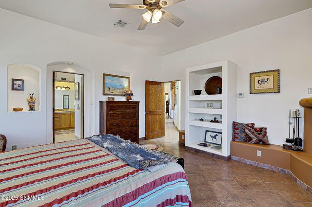 5635 Charles Russell Road, Las Cruces, NM 88011