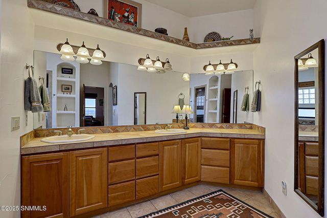 5635 Charles Russell Road, Las Cruces, NM 88011