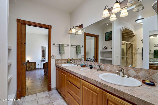 5635 Charles Russell Road, Las Cruces, NM 88011