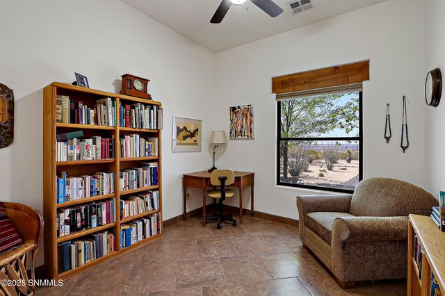 5635 Charles Russell Road, Las Cruces, NM 88011