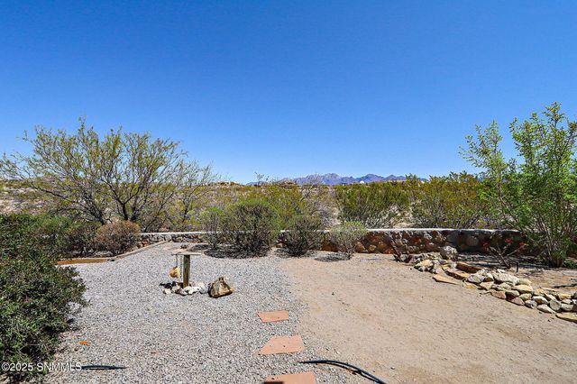 5635 Charles Russell Road, Las Cruces, NM 88011