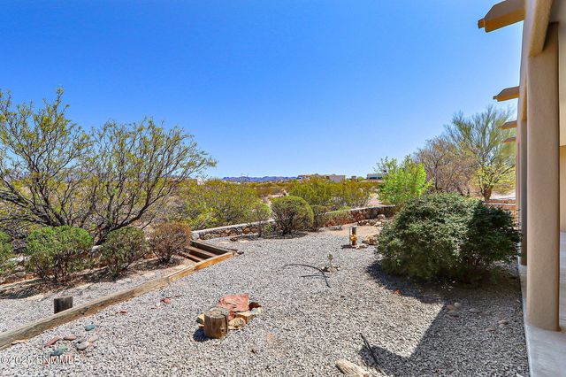 5635 Charles Russell Road, Las Cruces, NM 88011