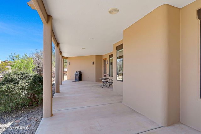 5635 Charles Russell Road, Las Cruces, NM 88011
