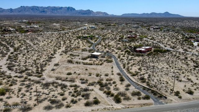 5635 Charles Russell Road, Las Cruces, NM 88011