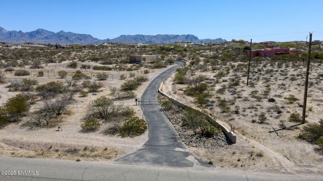 5635 Charles Russell Road, Las Cruces, NM 88011