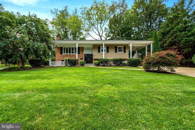 9301 SANTAYANA DR, Fairfax, VA 22031