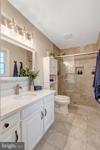 9301 SANTAYANA DR, Fairfax, VA 22031