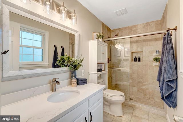 9301 SANTAYANA DR, Fairfax, VA 22031