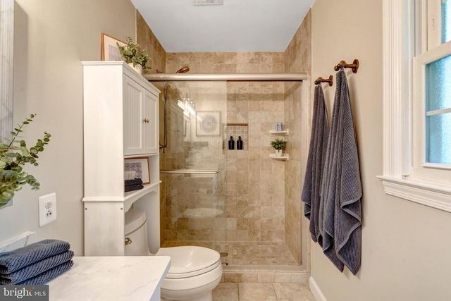 9301 SANTAYANA DR, Fairfax, VA 22031
