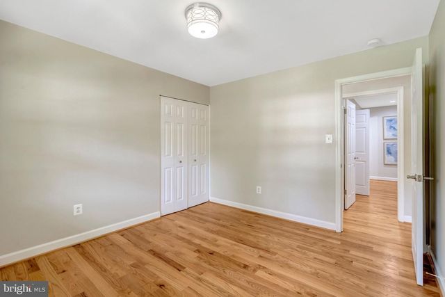 9301 SANTAYANA DR, Fairfax, VA 22031