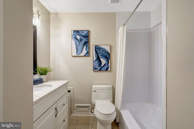9301 SANTAYANA DR, Fairfax, VA 22031