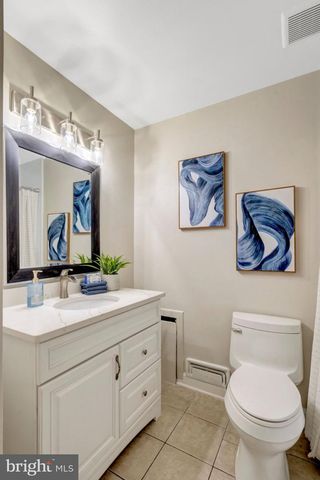 9301 SANTAYANA DR, Fairfax, VA 22031