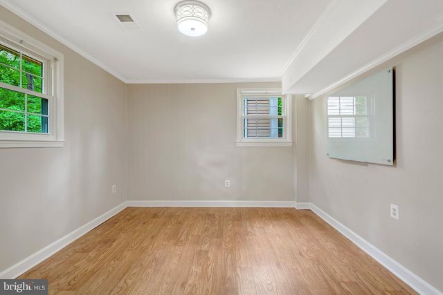 9301 SANTAYANA DR, Fairfax, VA 22031