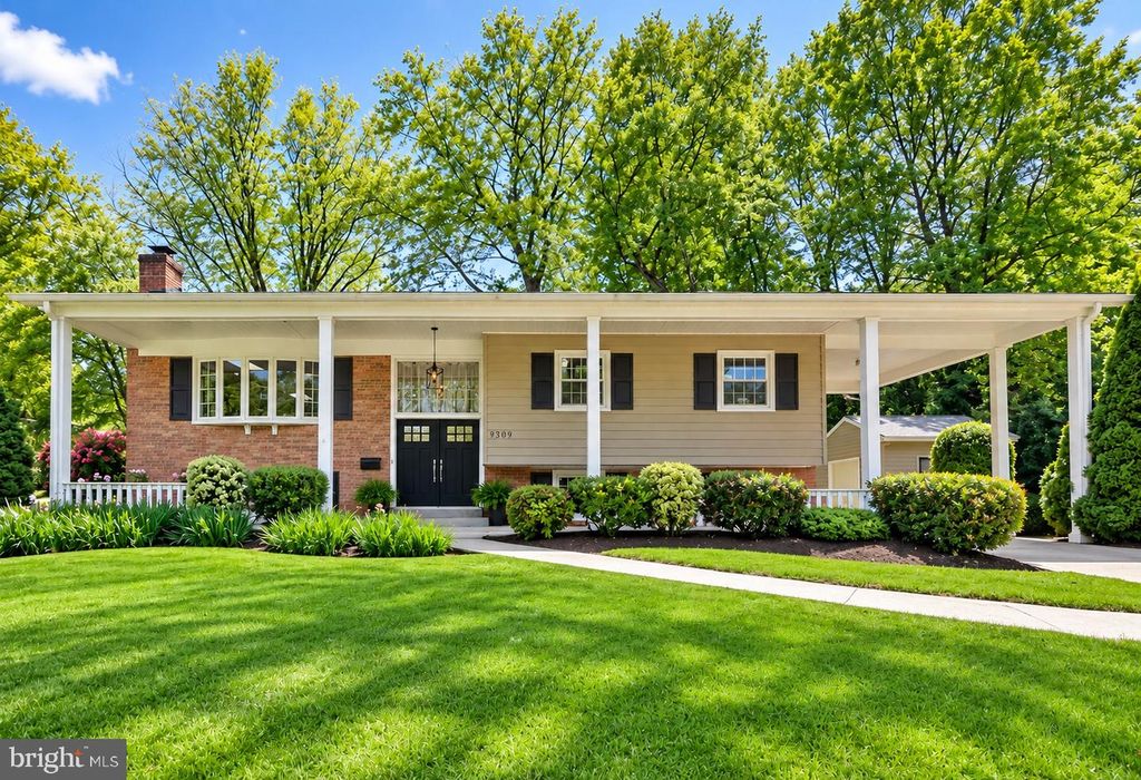 9301 SANTAYANA DR, Fairfax, VA 22031