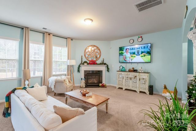 13602 Canterbury Castle Drive, Charlotte, NC 28273