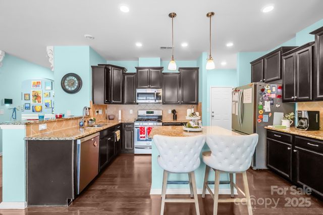 13602 Canterbury Castle Drive, Charlotte, NC 28273