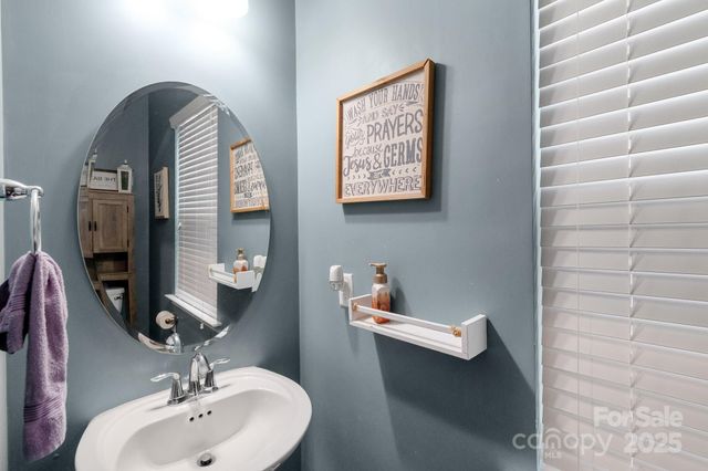 13602 Canterbury Castle Drive, Charlotte, NC 28273