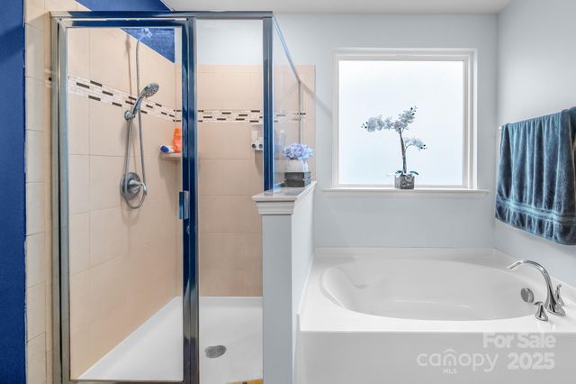 13602 Canterbury Castle Drive, Charlotte, NC 28273