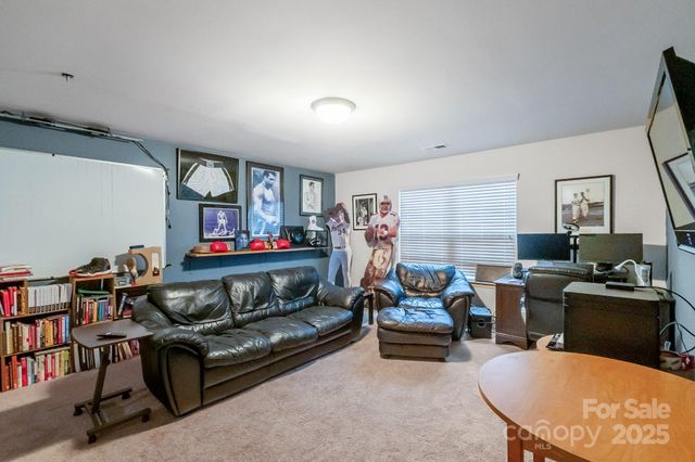 13602 Canterbury Castle Drive, Charlotte, NC 28273