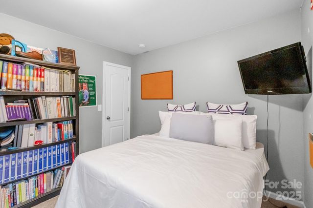 13602 Canterbury Castle Drive, Charlotte, NC 28273