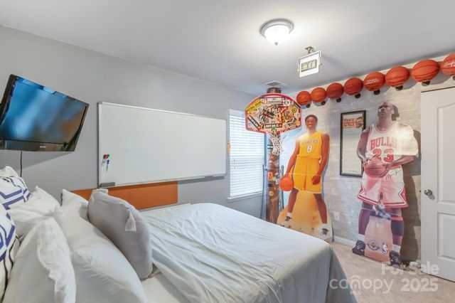 13602 Canterbury Castle Drive, Charlotte, NC 28273