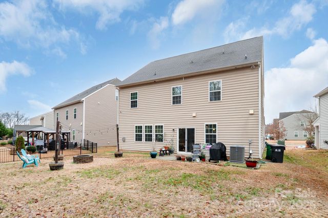 13602 Canterbury Castle Drive, Charlotte, NC 28273