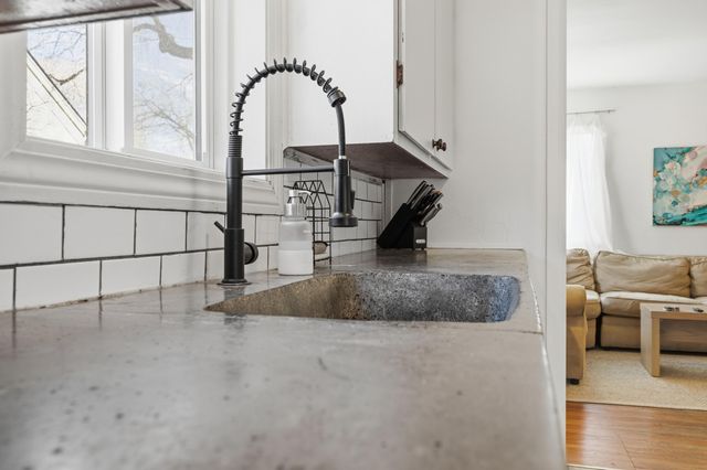 425 SW 12th Street, Redmond, OR 97756