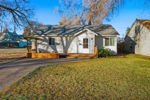 425 SW 12th Street, Redmond, OR 97756