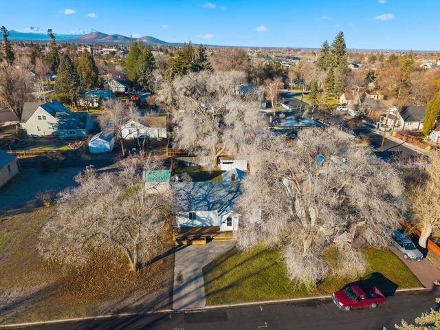 425 SW 12th Street, Redmond, OR 97756