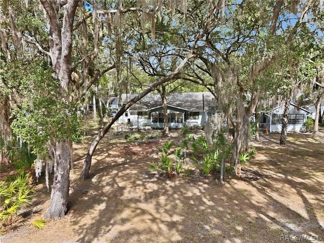 554 W Cherry Laurel Court, Beverly Hills, FL 34465