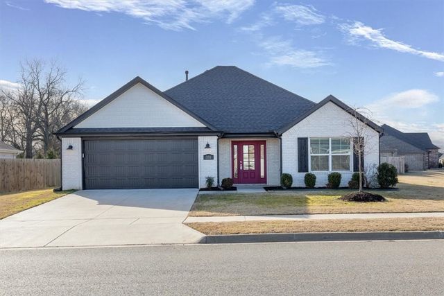 331 W Taverner Xing, Farmington, AR 72730
