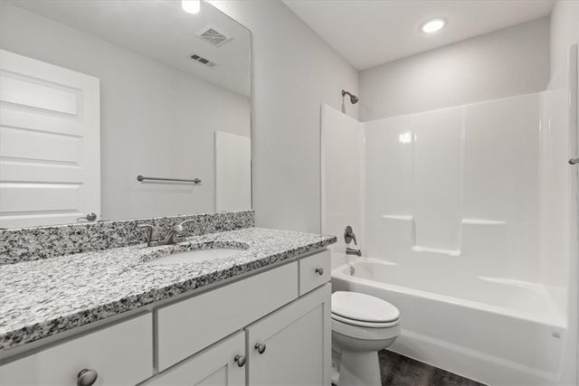 331 W Taverner Xing, Farmington, AR 72730