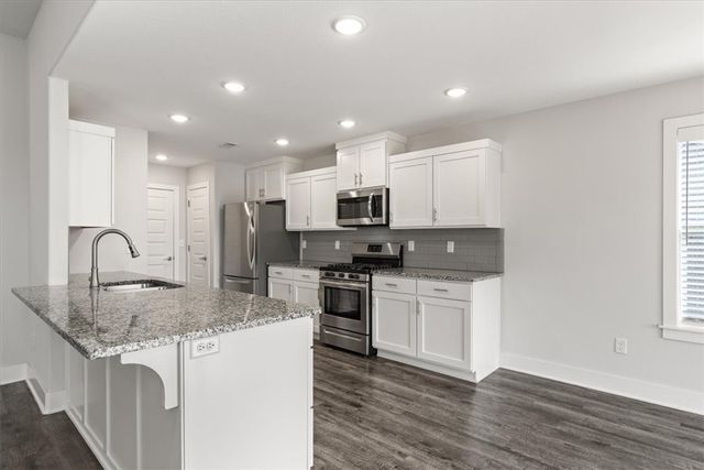 331 W Taverner Xing, Farmington, AR 72730