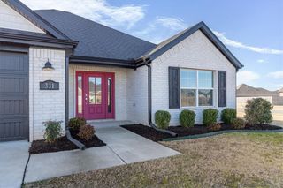 331 W Taverner Xing, Farmington, AR 72730