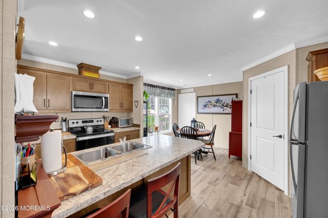 19 Otter Place, Whiting, NJ 08759