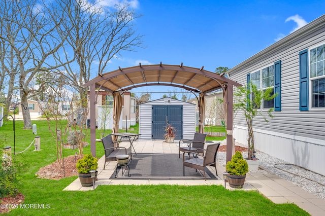 19 Otter Place, Whiting, NJ 08759