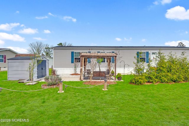 19 Otter Place, Whiting, NJ 08759