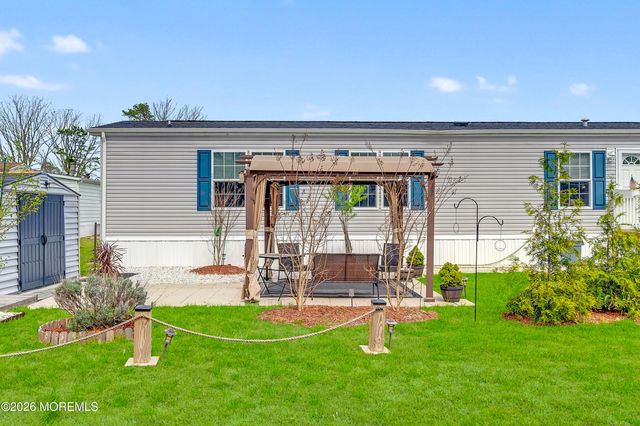 19 Otter Place, Whiting, NJ 08759
