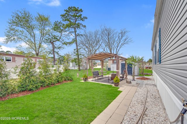 19 Otter Place, Whiting, NJ 08759